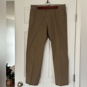 Banana Republic Gavin Chino
34x30 
Color: Acorn